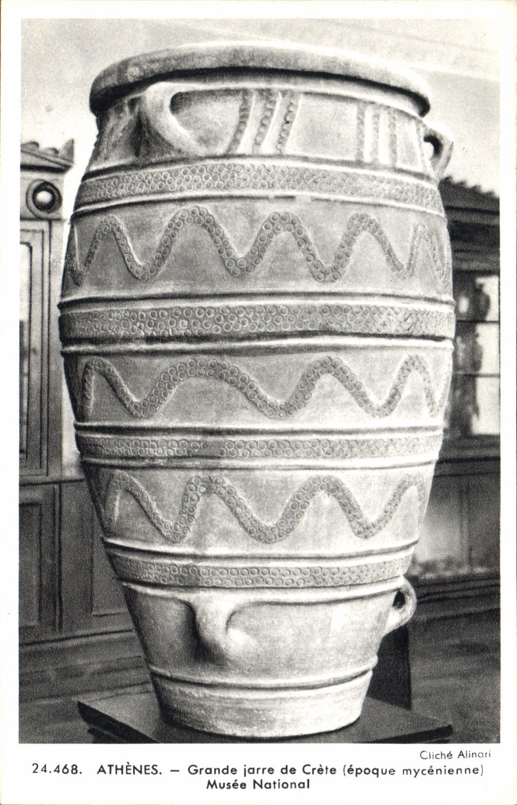 CPA Athenes Grande jarre de Crete epoque mycenienne Musee National 