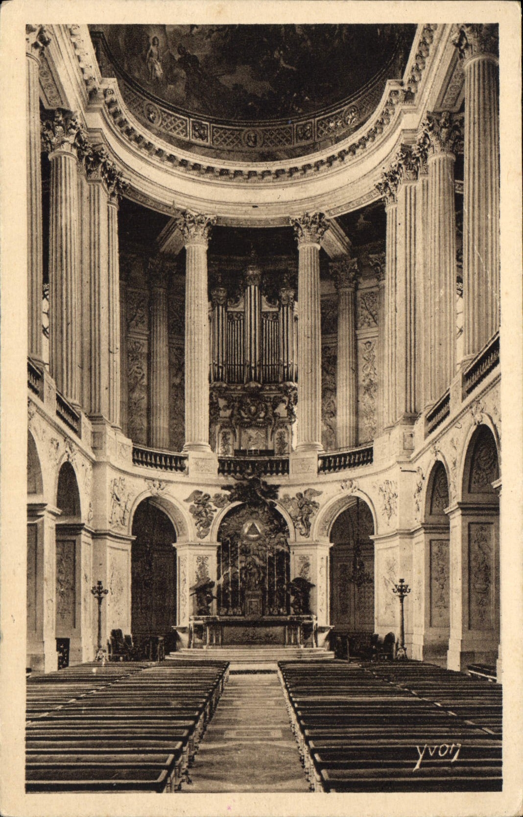 CPA Splendeurs et Charmes de Versailles La Chapelle du Palais oeuvre de premier ordre par Mansart Or