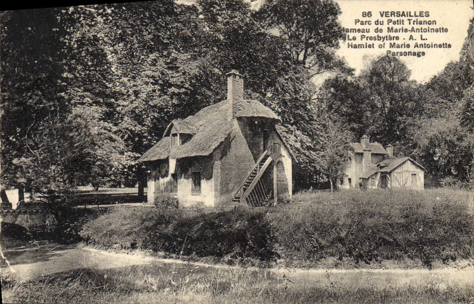 CPA Versailles Parc du Petit Trianon Hameau de Marie Antoinette 
