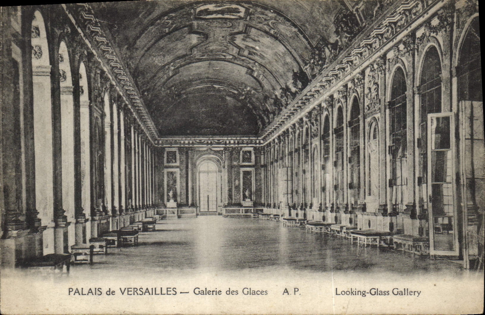 CPA Palais de Splendeurs et Charmes de Versailles Galerie des Glaces 