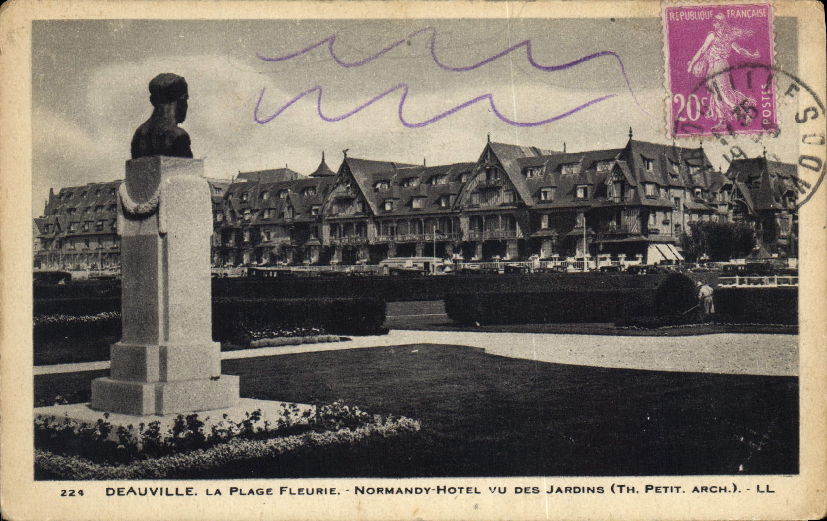 CPA Deauville la Plage Fleurie Normandy Hotel vu des Jardins 