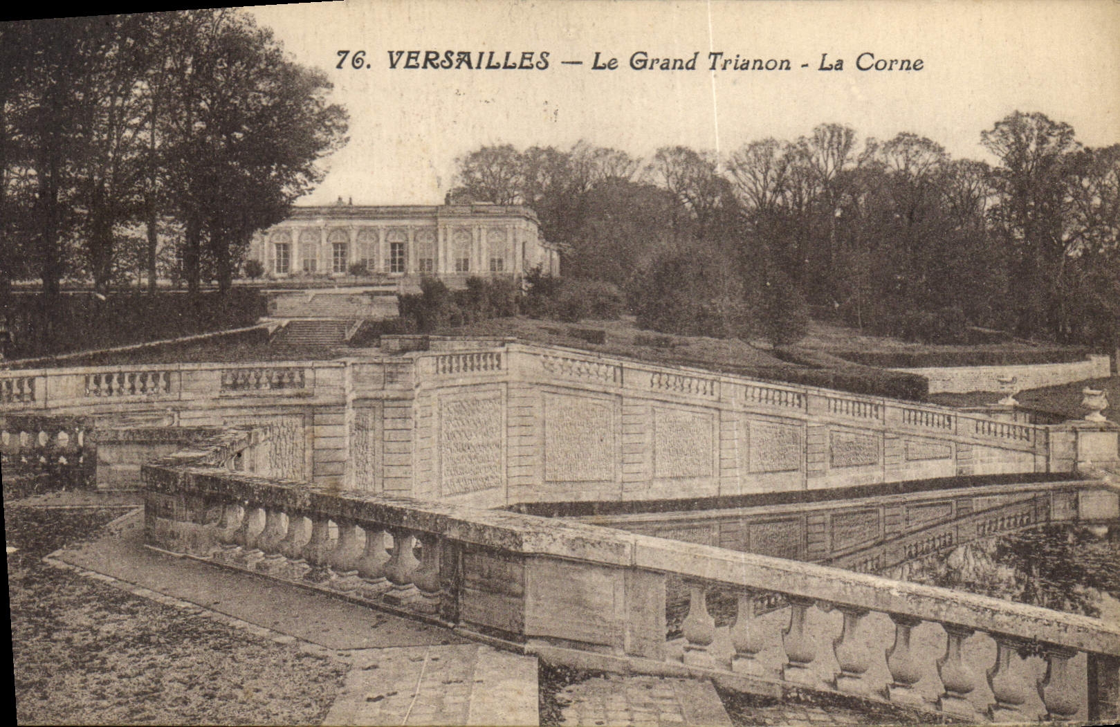 CPA Versailles Le Grand Trianon La Corne 