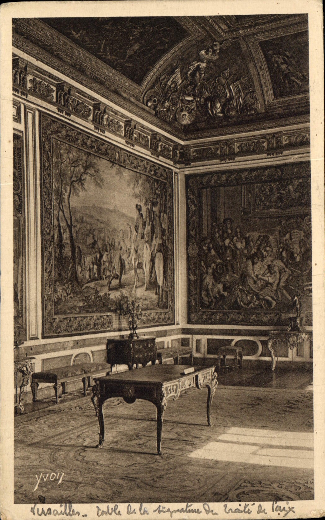 CPA Versailles Pittoresque Table de la Signature du Traite de Paix Juin 1919 