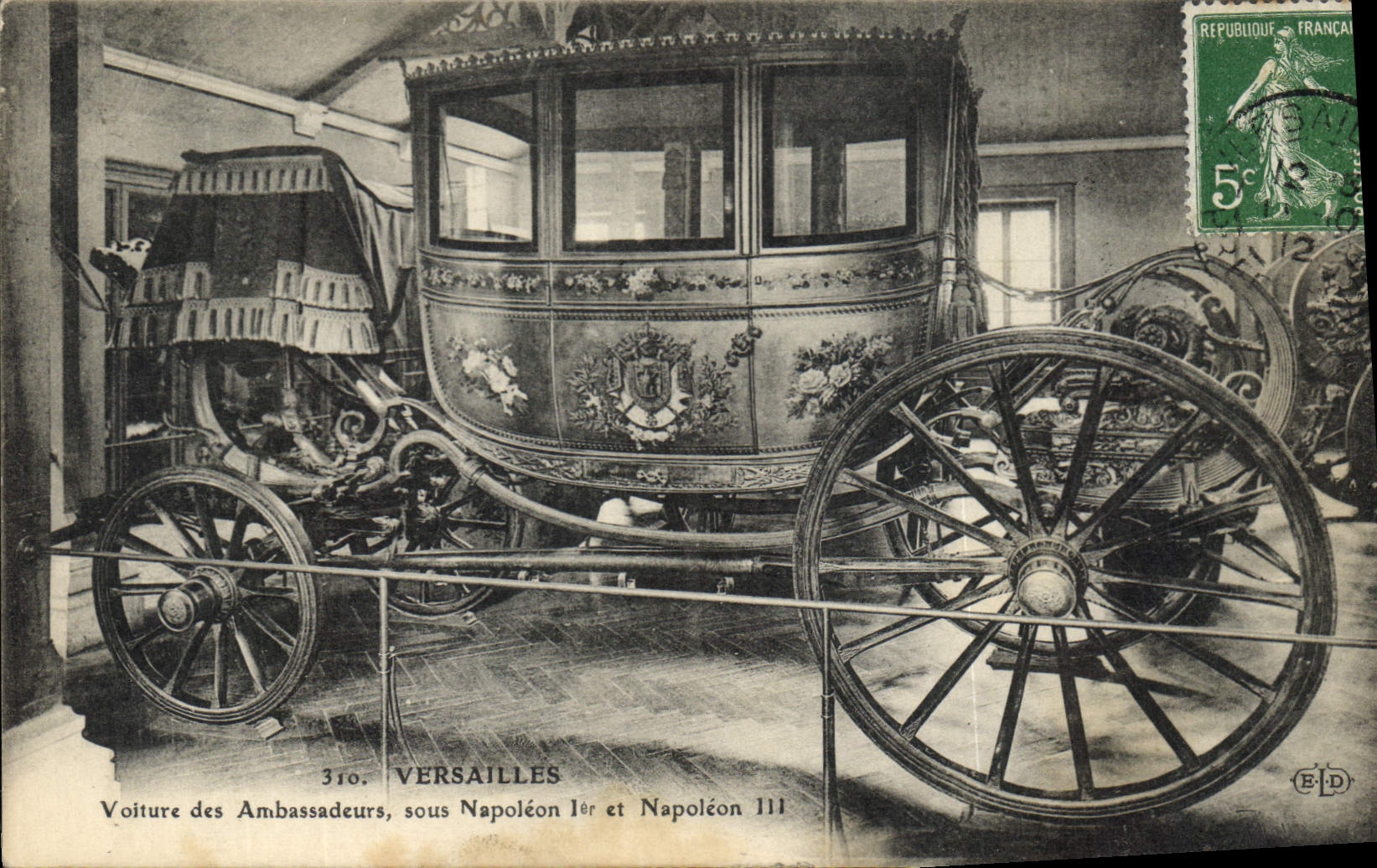 CPA Versailles Voiture des Ambassadeurs sous Napoleon Ier et Napoleon III 