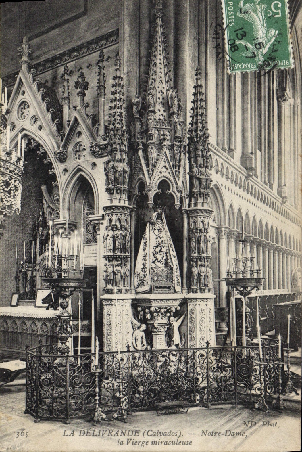 CPA La Delivrande Calvados Notre Dame la Vierge miraculeuse 