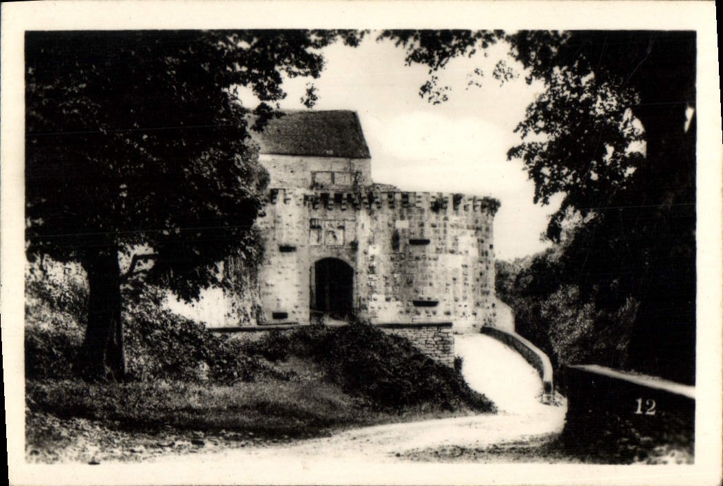 CPM Vezelay Château