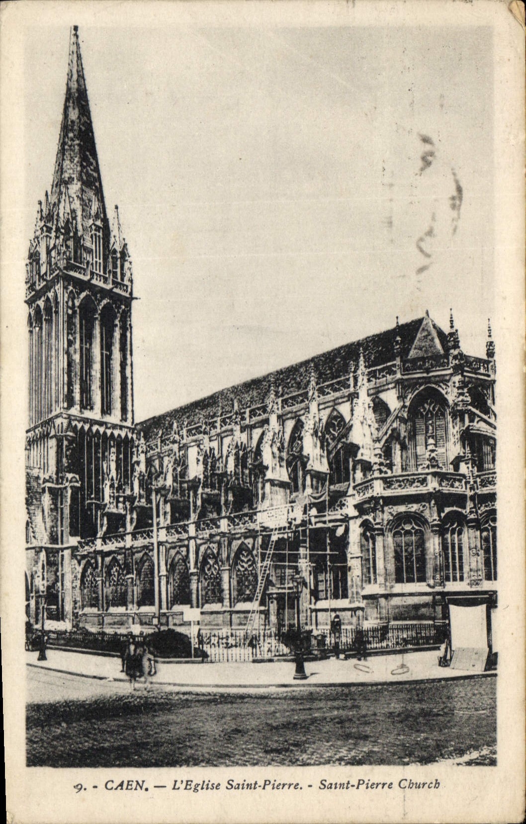 CPA Caen l'Eglise Saint Pierre 