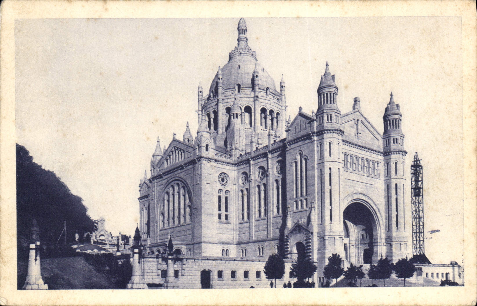 CPA La Basilique de Lisieux Etat actuel des travaux