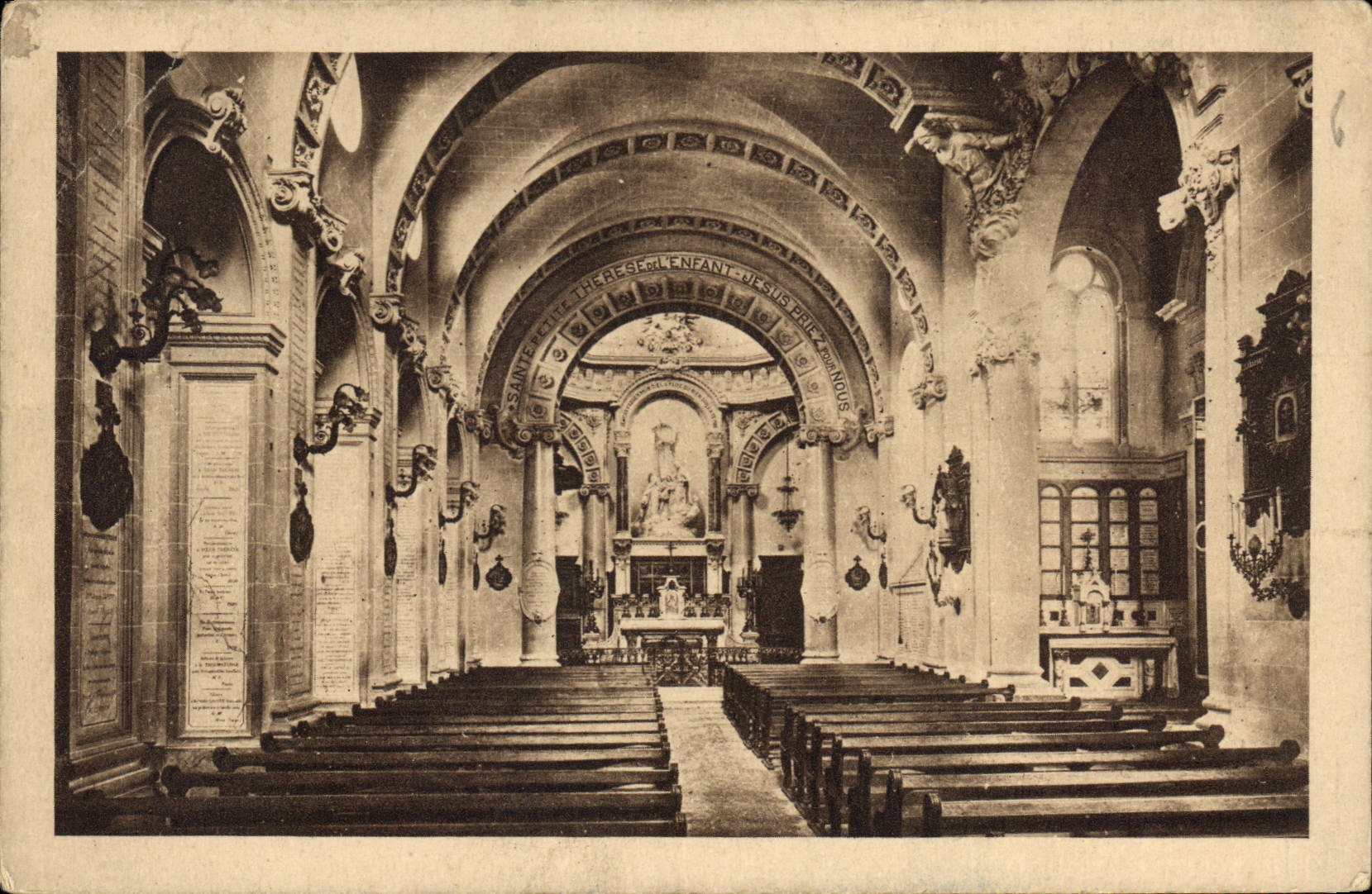CPA La Chapelle des Carmelites de Lisieux