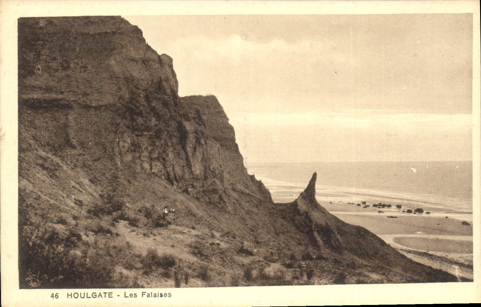 CPA Houlgate Les Falaises 