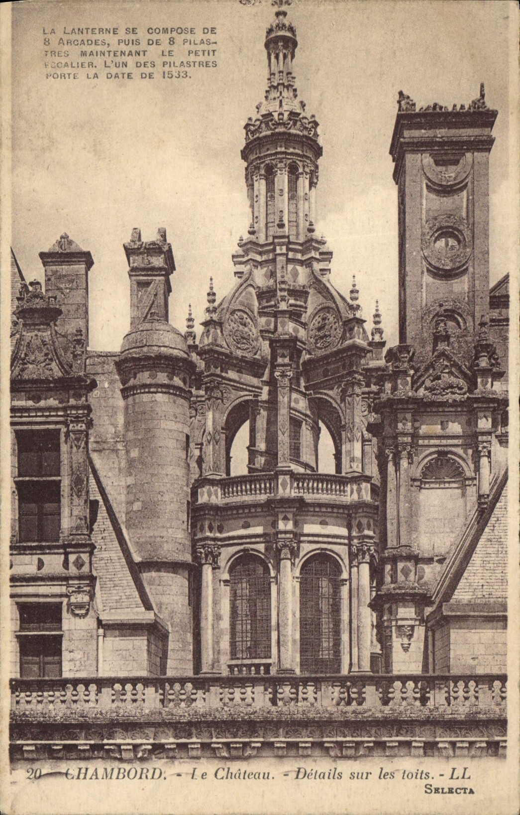 CPA Chambord Le Chateau Details sur les toits