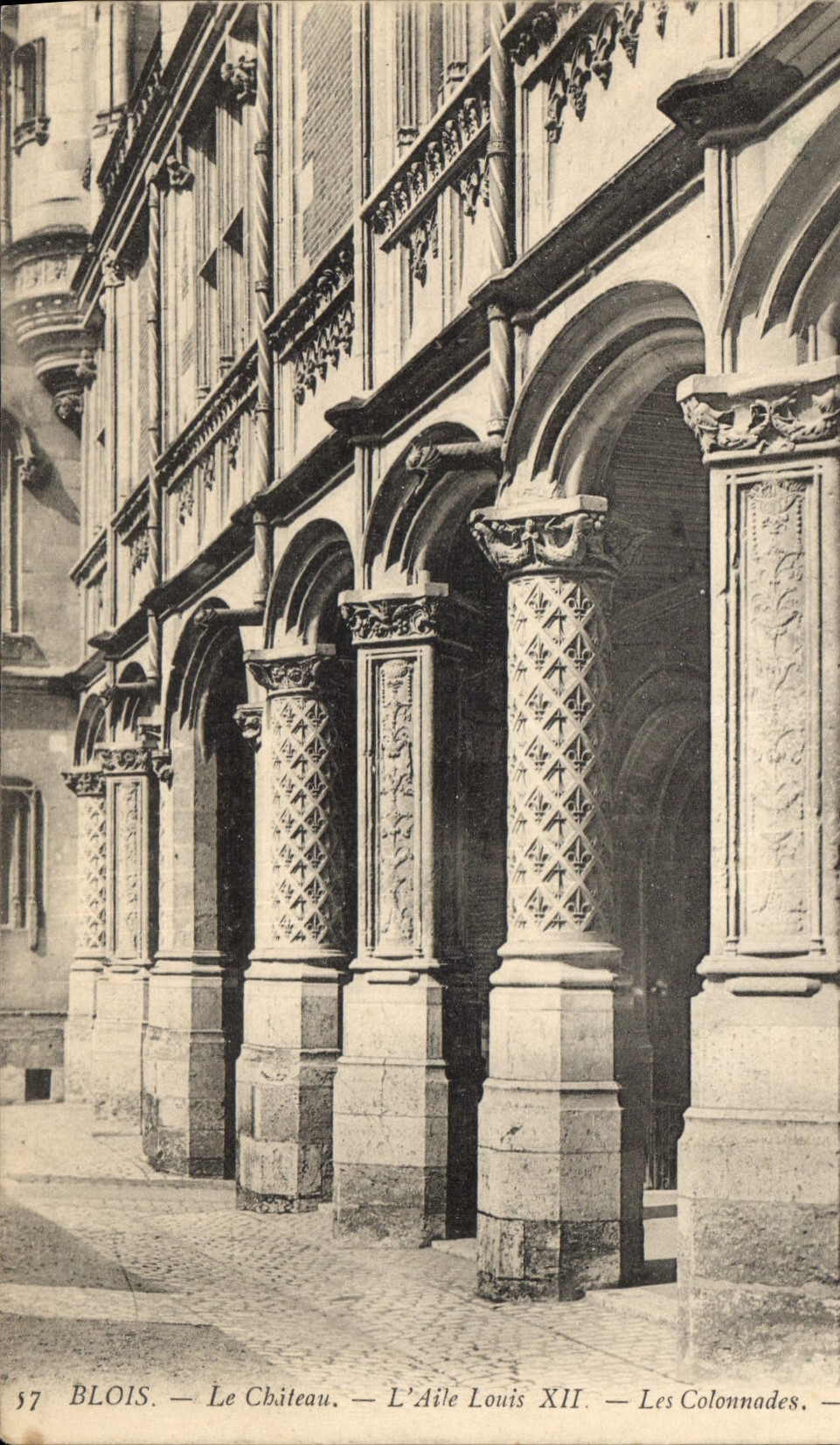 CPA Blois le Chateau L'Aile Louis XII Les Colonnades 