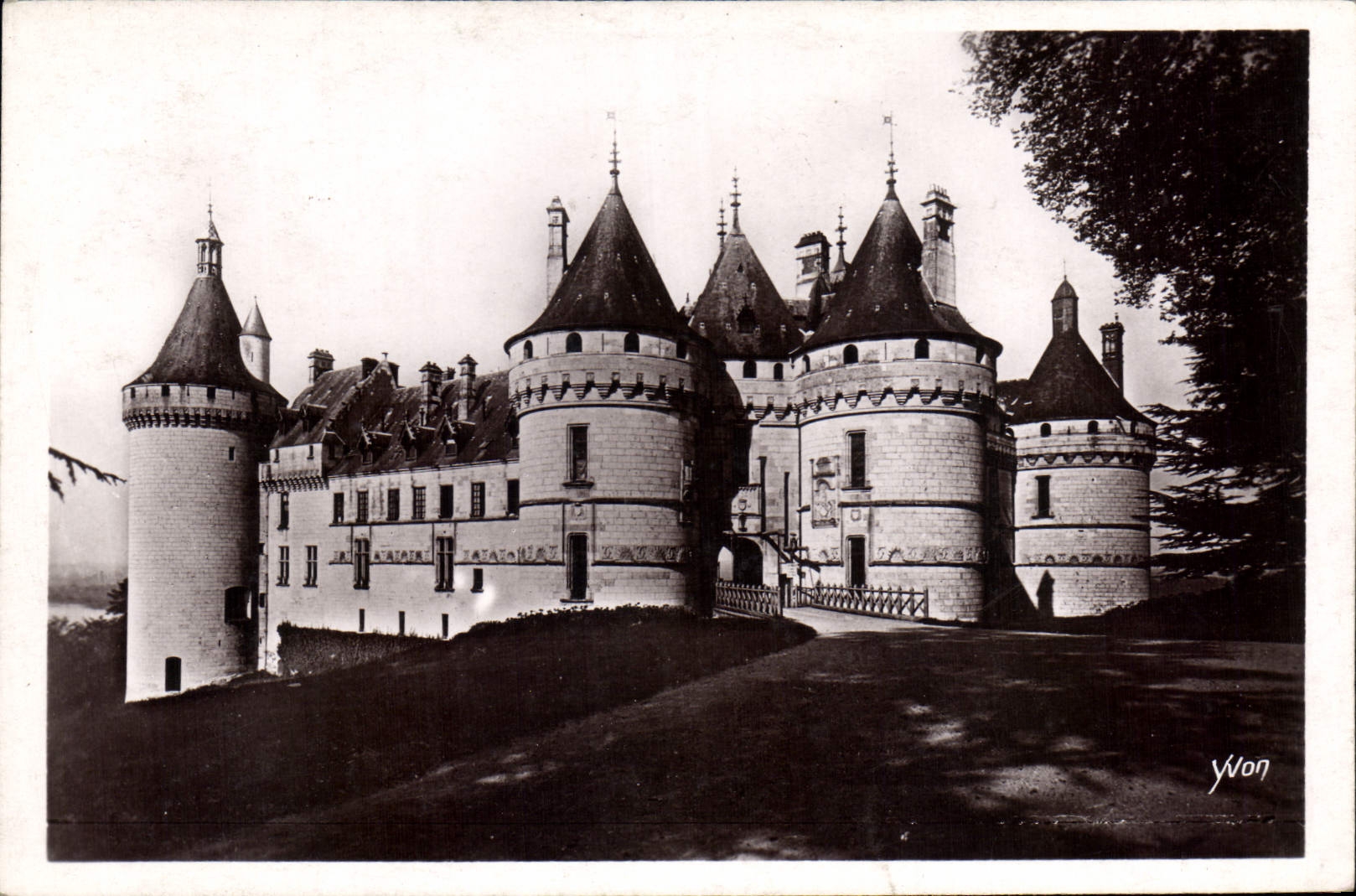 CPA La Douce France Chateaux de la Loire Chateau de Chaumont sur Loire