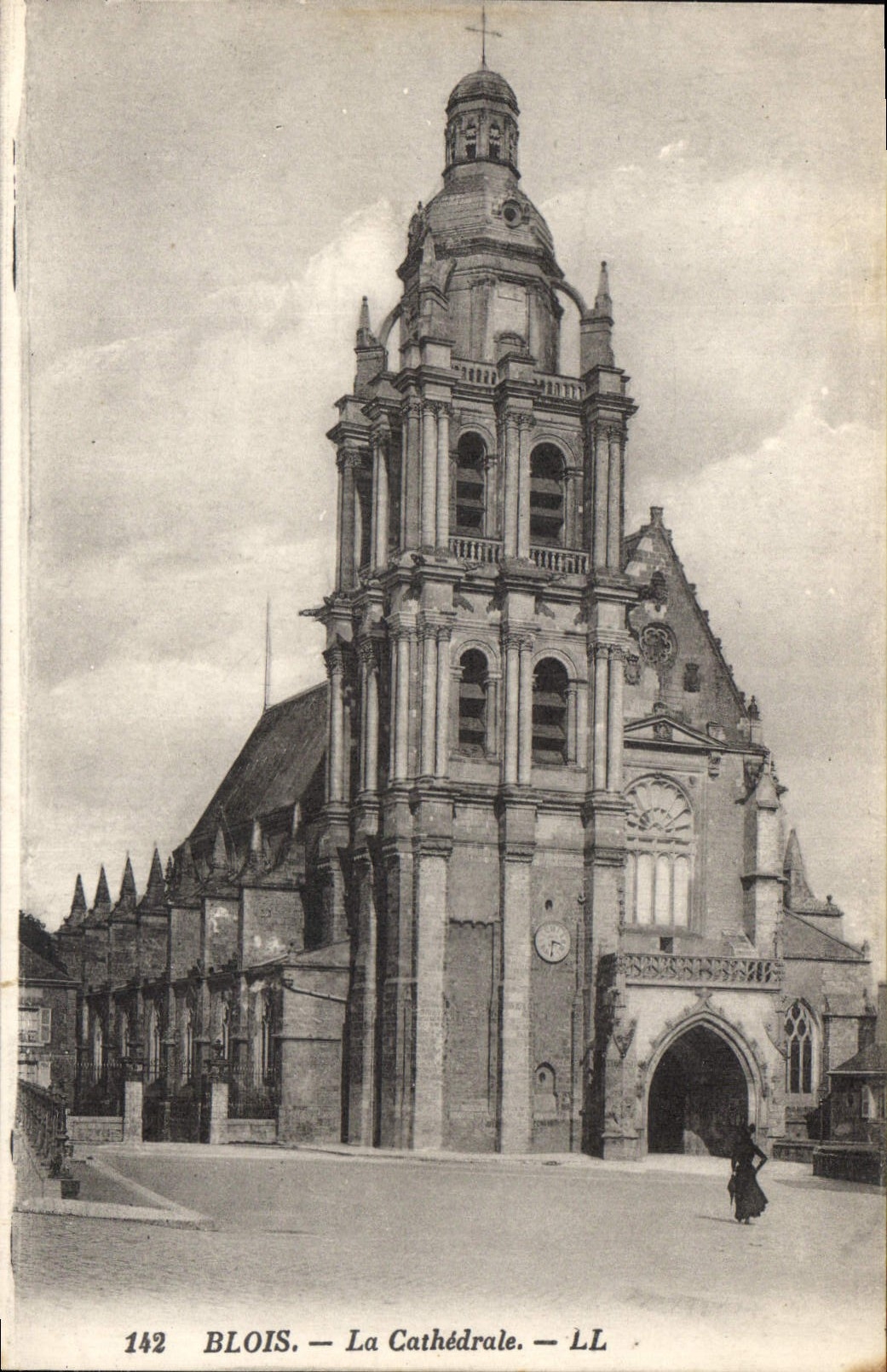 CPA Blois La Cathedrale 