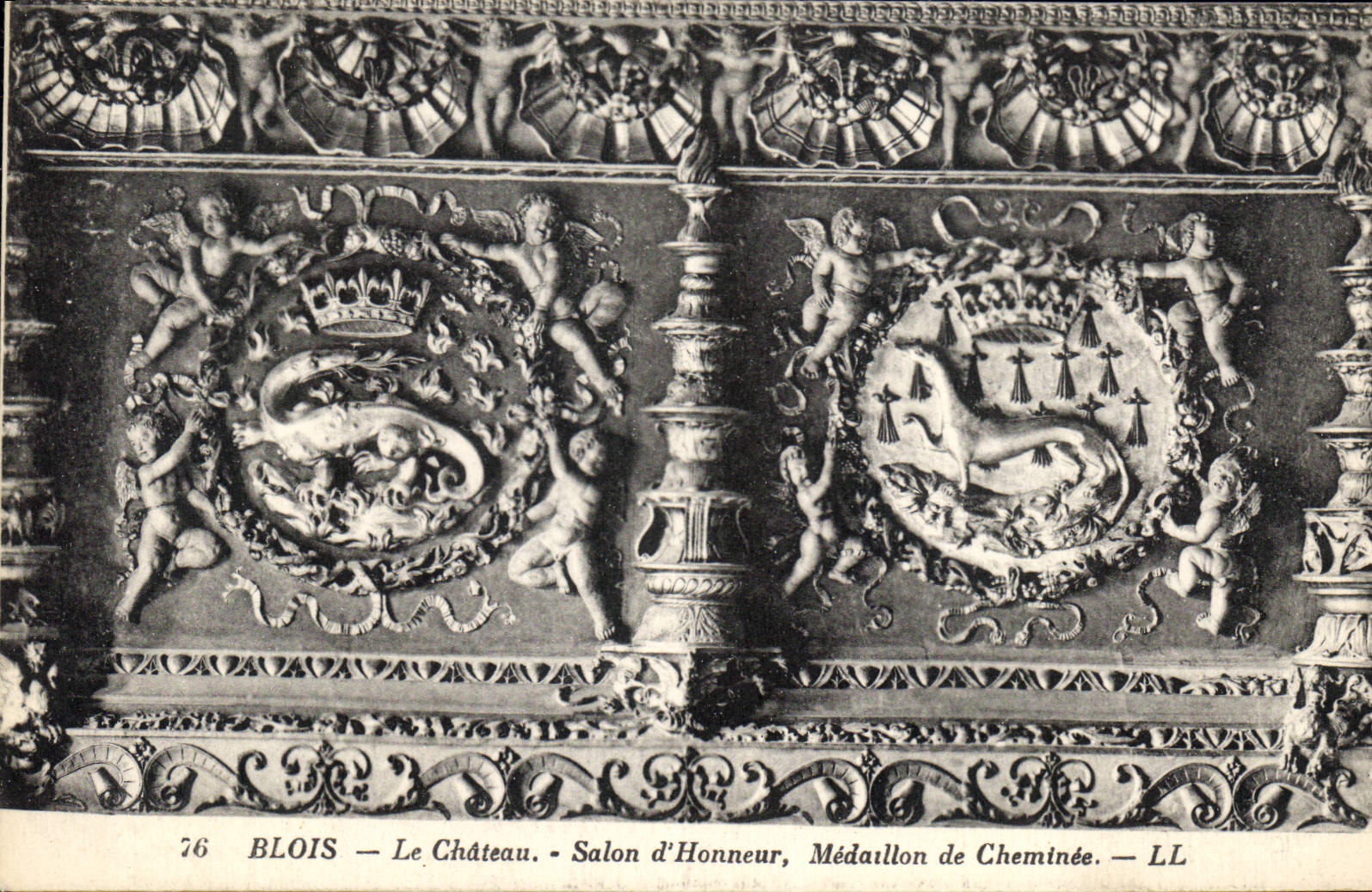 CPA Blois Le Chateau Salon d'Honneur Medaillon de Cheminee 