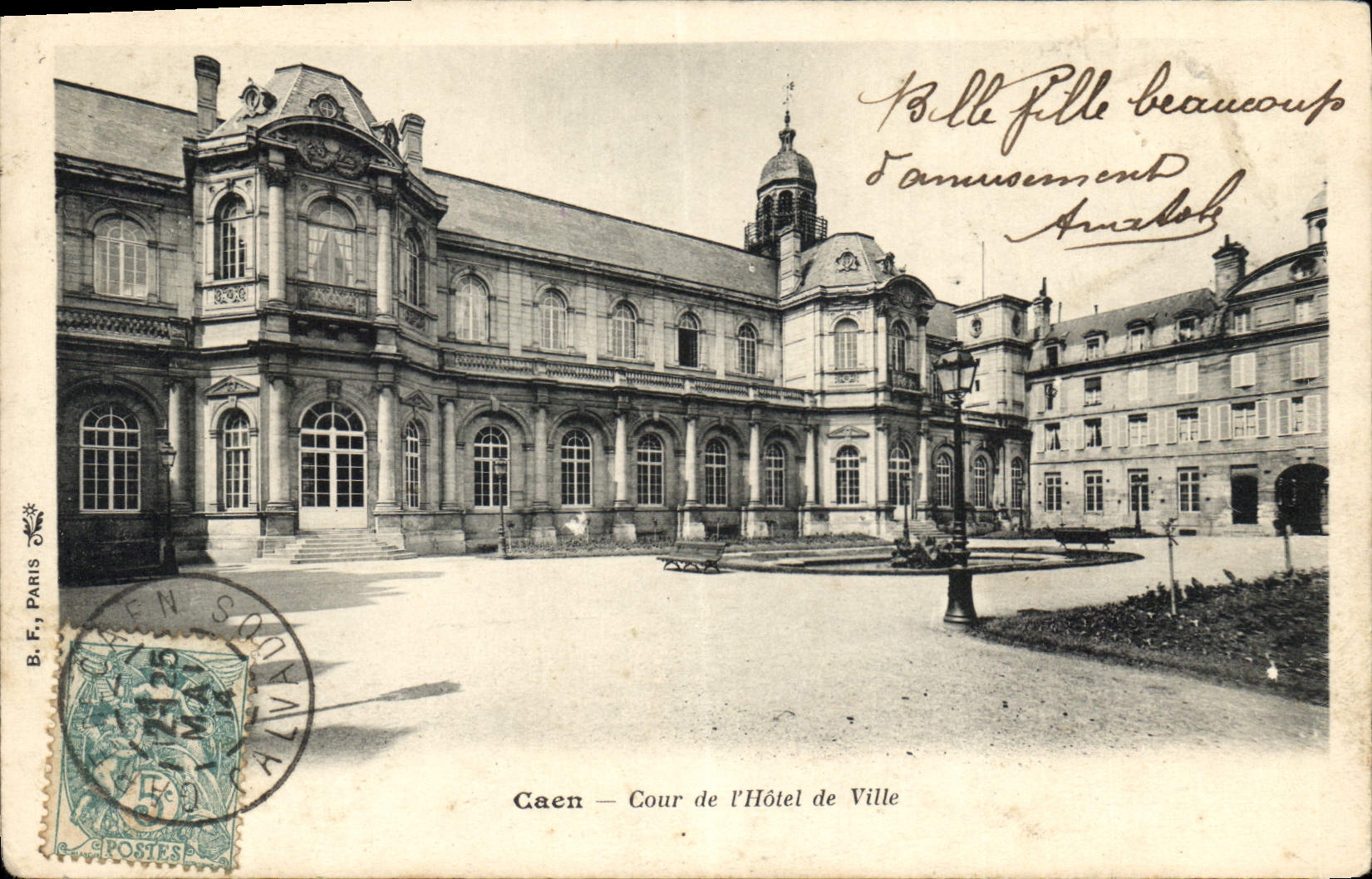 CPA Caen Cour de l'Hotel de Ville 