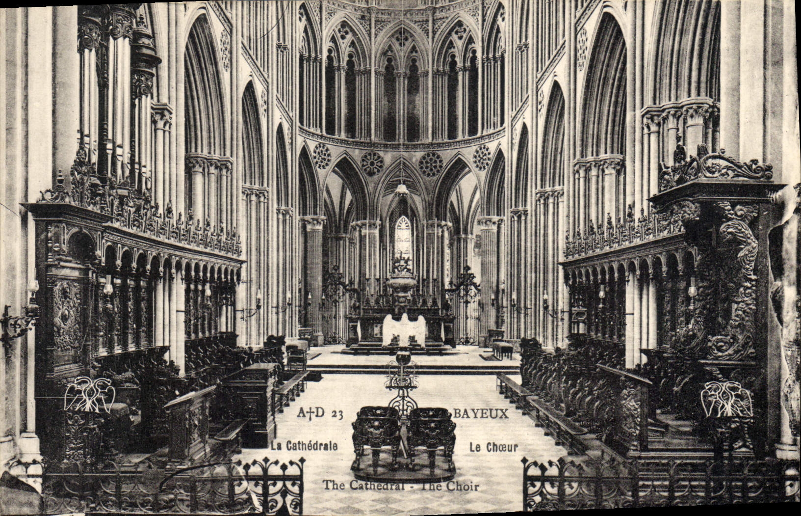 CPA Bayeux La Cathedrale Le Choeur 