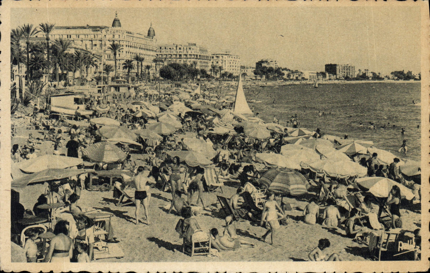 CPA Cannes Plage de la Croisette 