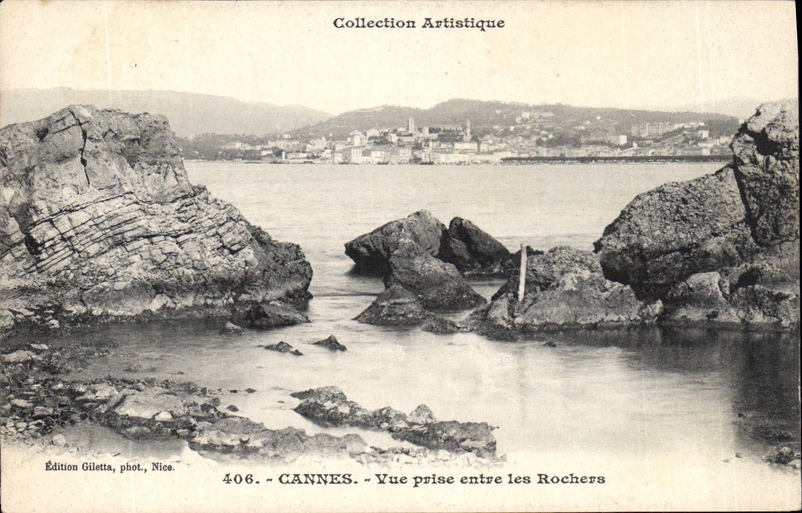 CPA Cannes Vue prise entre les Rochers 