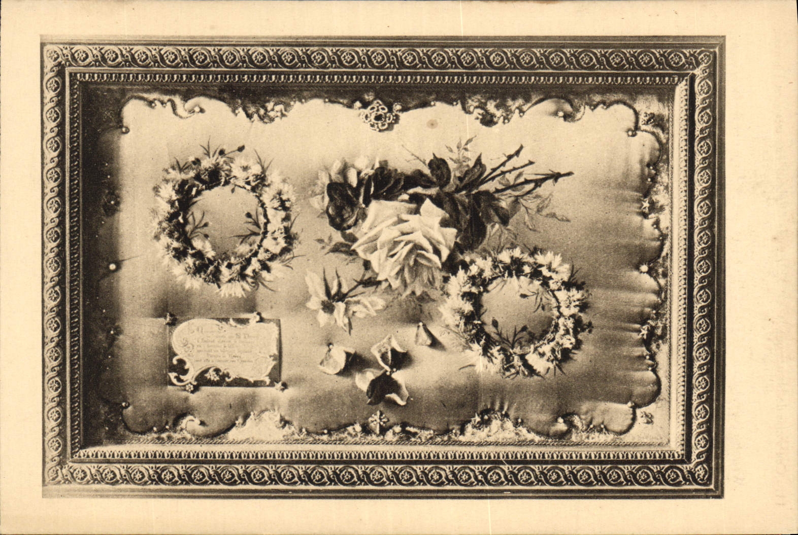 CPA Couronnes de bleuets que la Bse Therese de l'Enfant Jesus