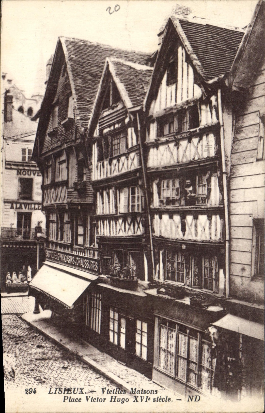 CPA Lisieux Vieilles Maisons Place Victor Hugo 