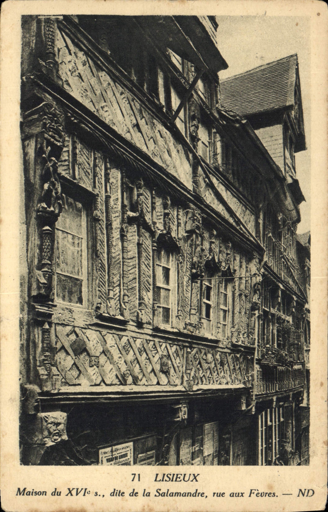 CPA Lisieux Maison du XVI dite de la Salamandre rue aux Fevres 