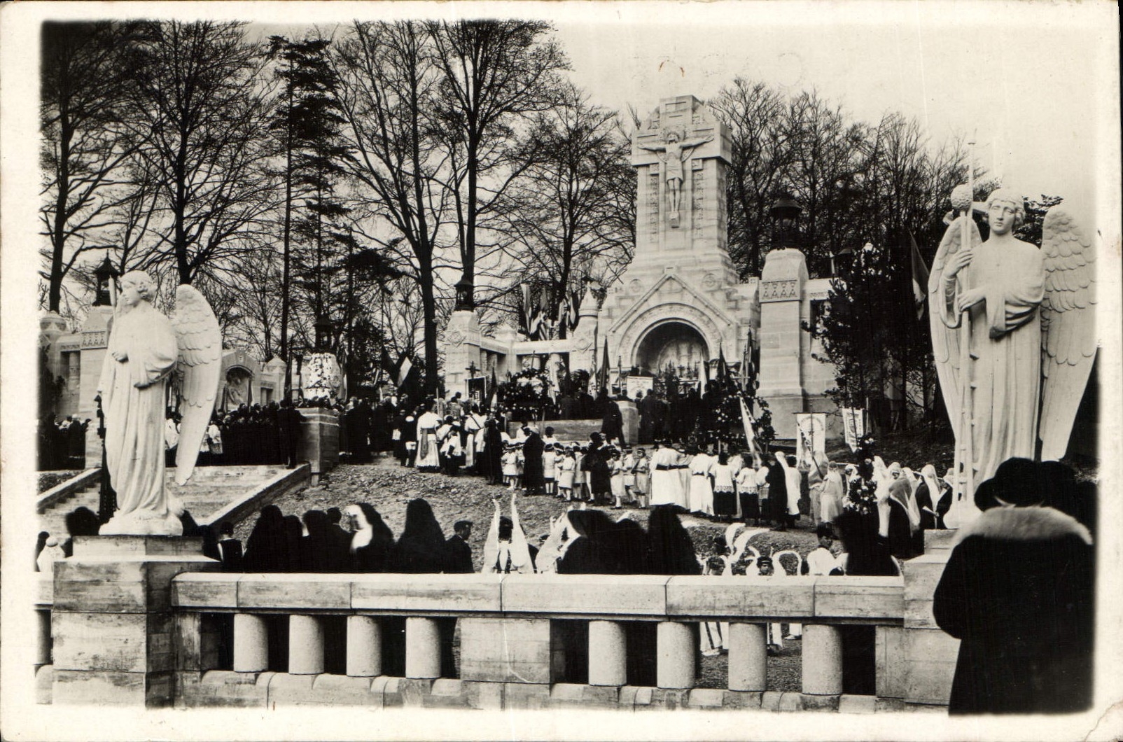 CPA Lisieux Chemin de Croix de la Basilique 