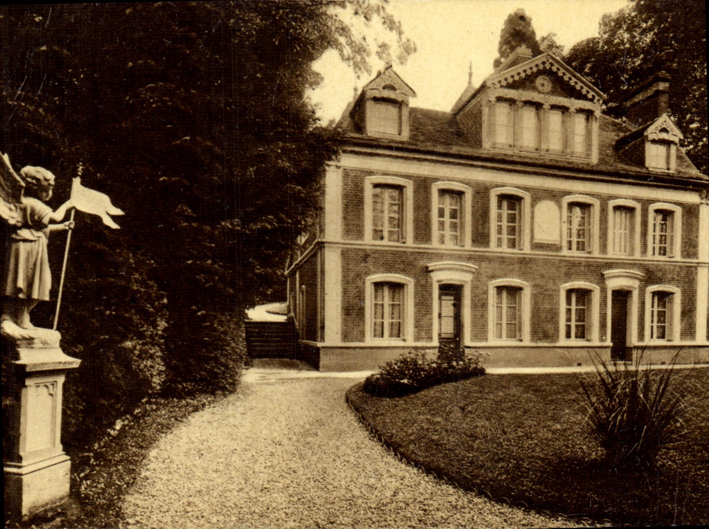 CPA Lisieux Facade d'entree 