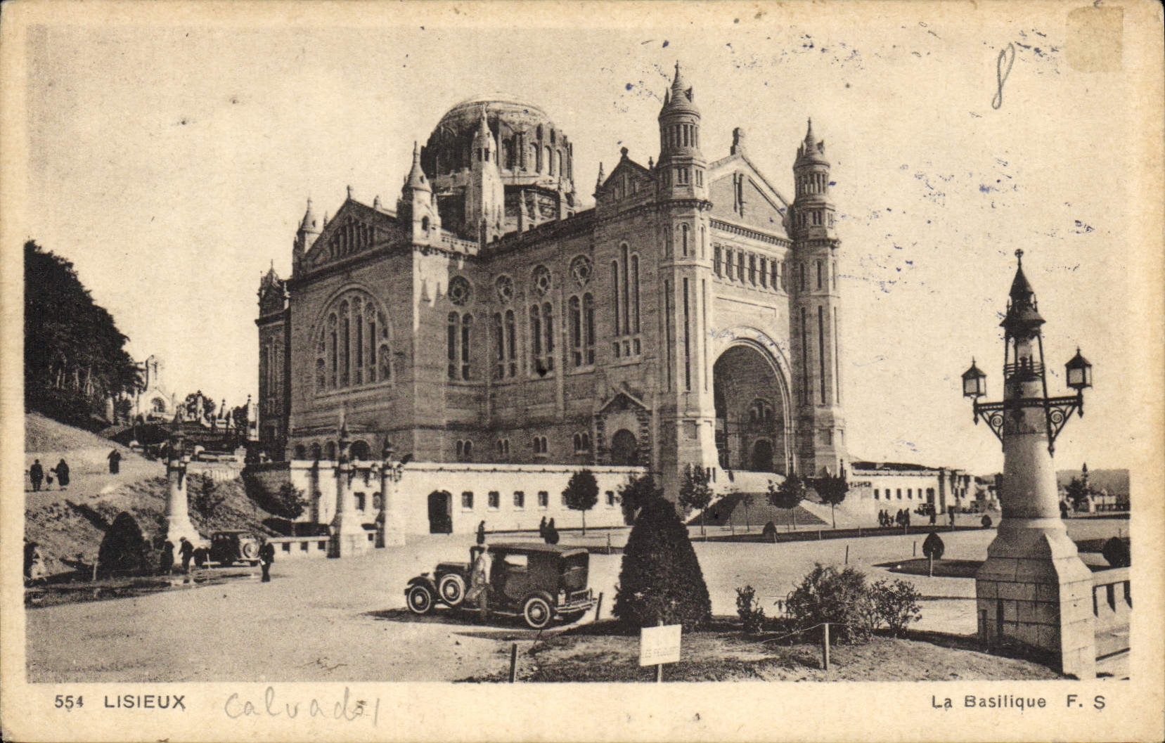 CPA Lisieux Calvados La Basilique 