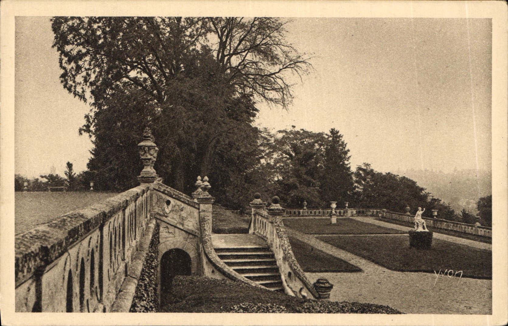 CPA Jardin de Madame la Duchesse Château de Valencay
