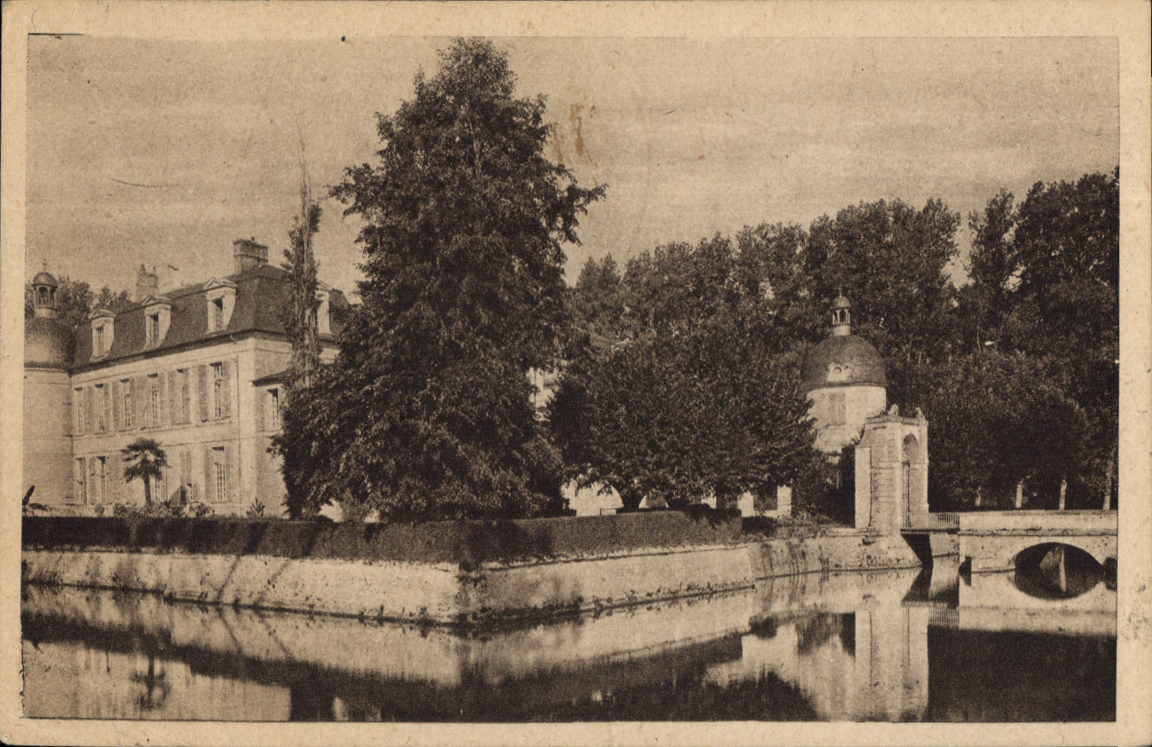 CPA Reuilly Chateau de la Ferte les fosses et le pont