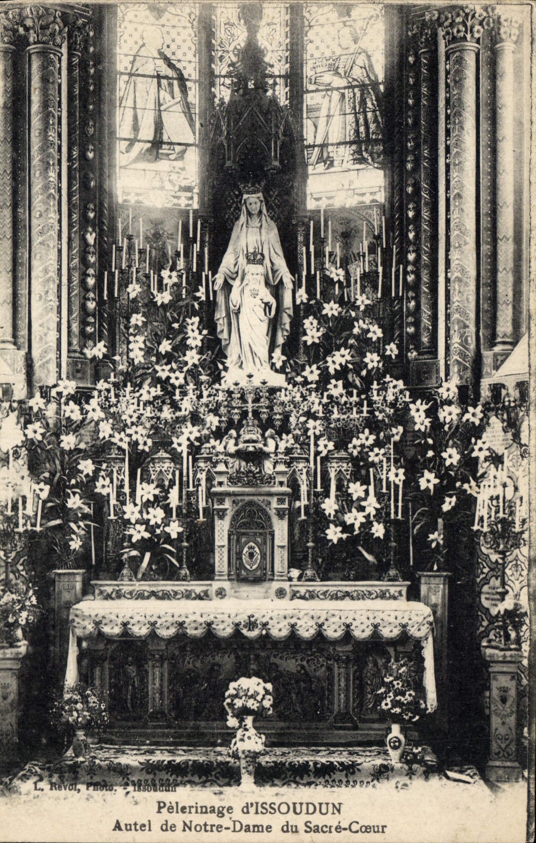 CPA Pelerinage d'Issoudun Autel de Notre Dame du Sacre Coeur