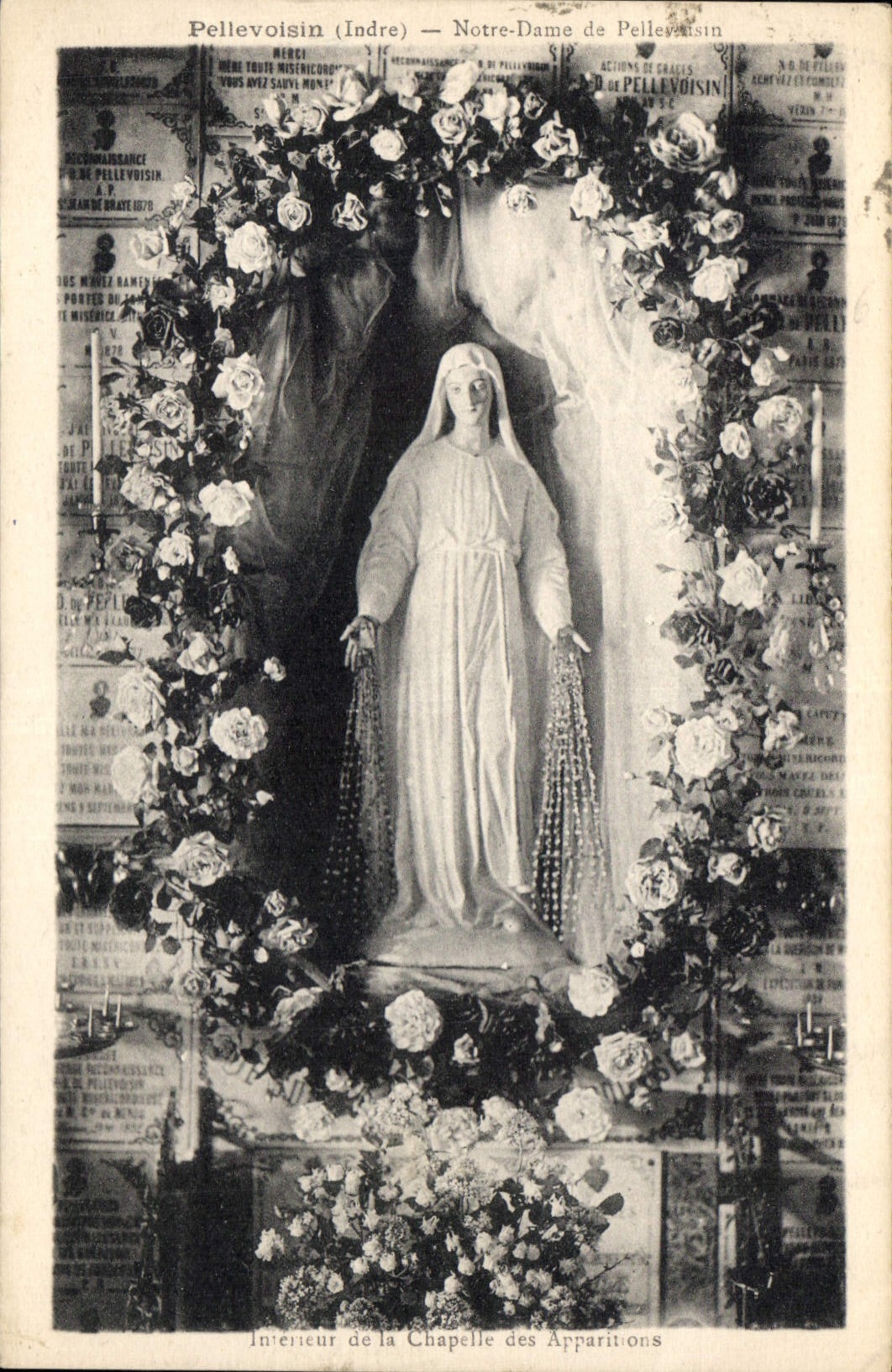 CPA Pellevoisin Indre Notre Dame de Pellevoisin Interieur de la Chapelle des Apparitions 