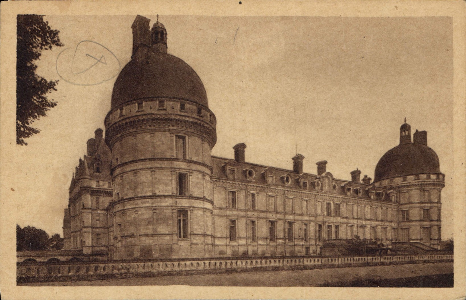 CPA Chateau de Valencay Indre Vue generale