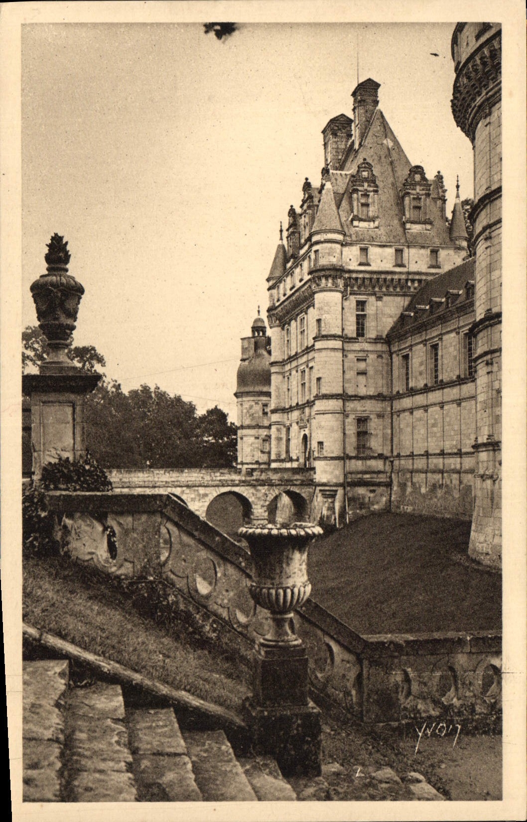 CPA Chateau de Valencay Les Douves 