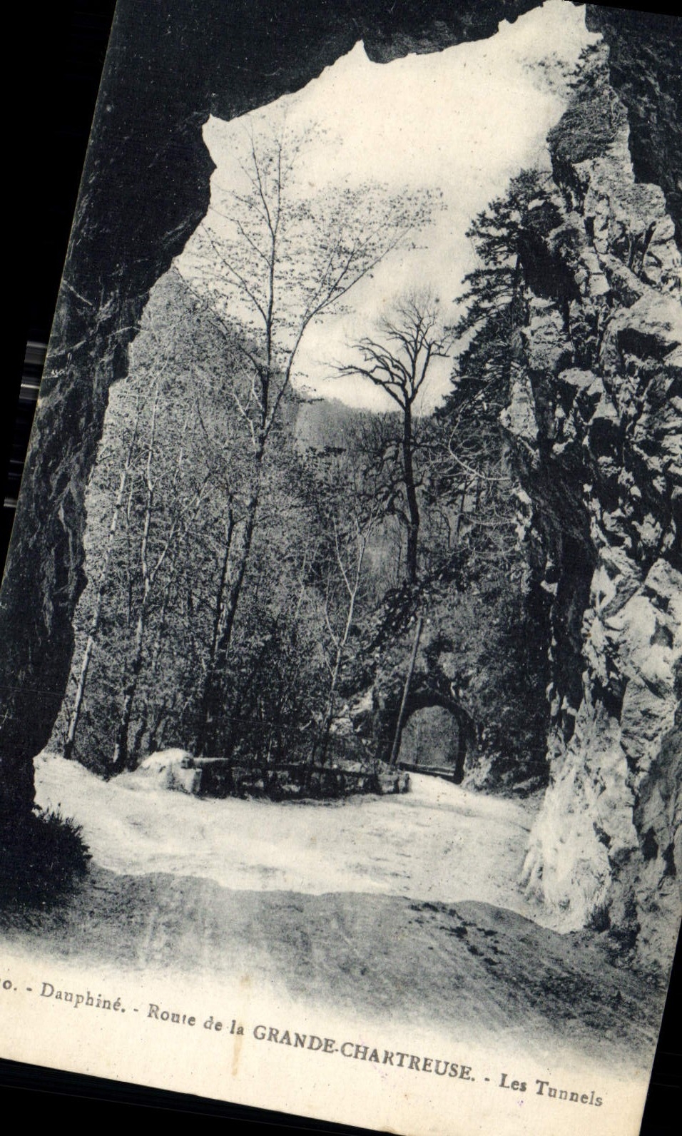 CPA Dauphine Route de la Grande Chartreuse Les Tunnels 