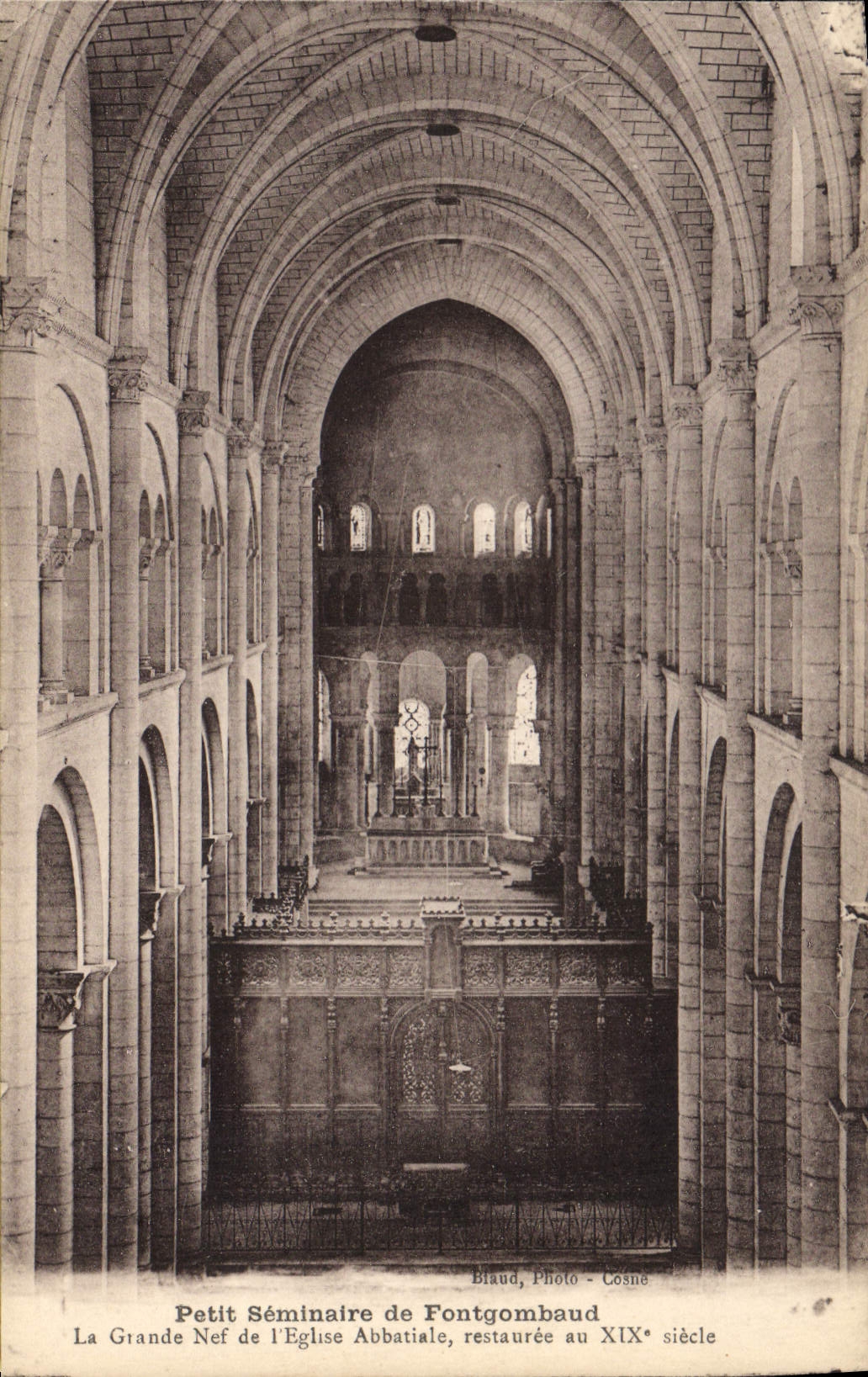 CPA Petit Seminaire de Fontgombaud La Grande Nef de l'Eglise Abbatiale