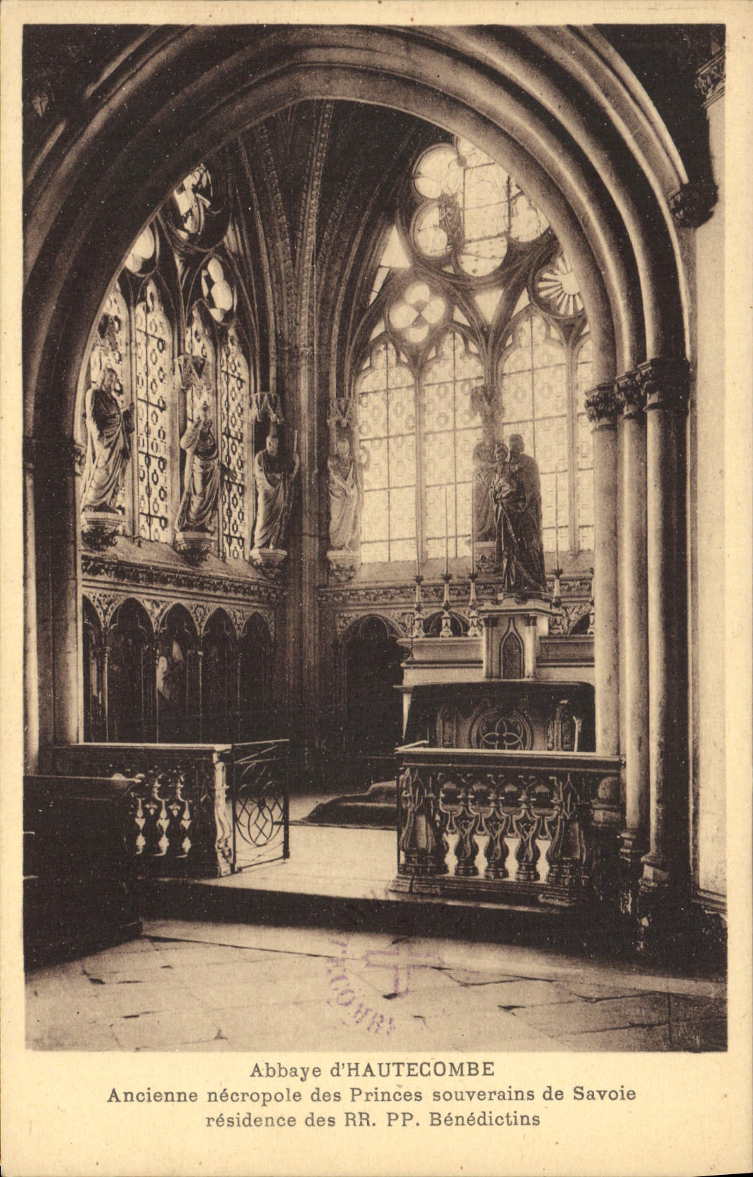CPA Abbaye d'Hautecombe Ancienne necropole des Princes souverains de Savoie residence des RR PP Bene