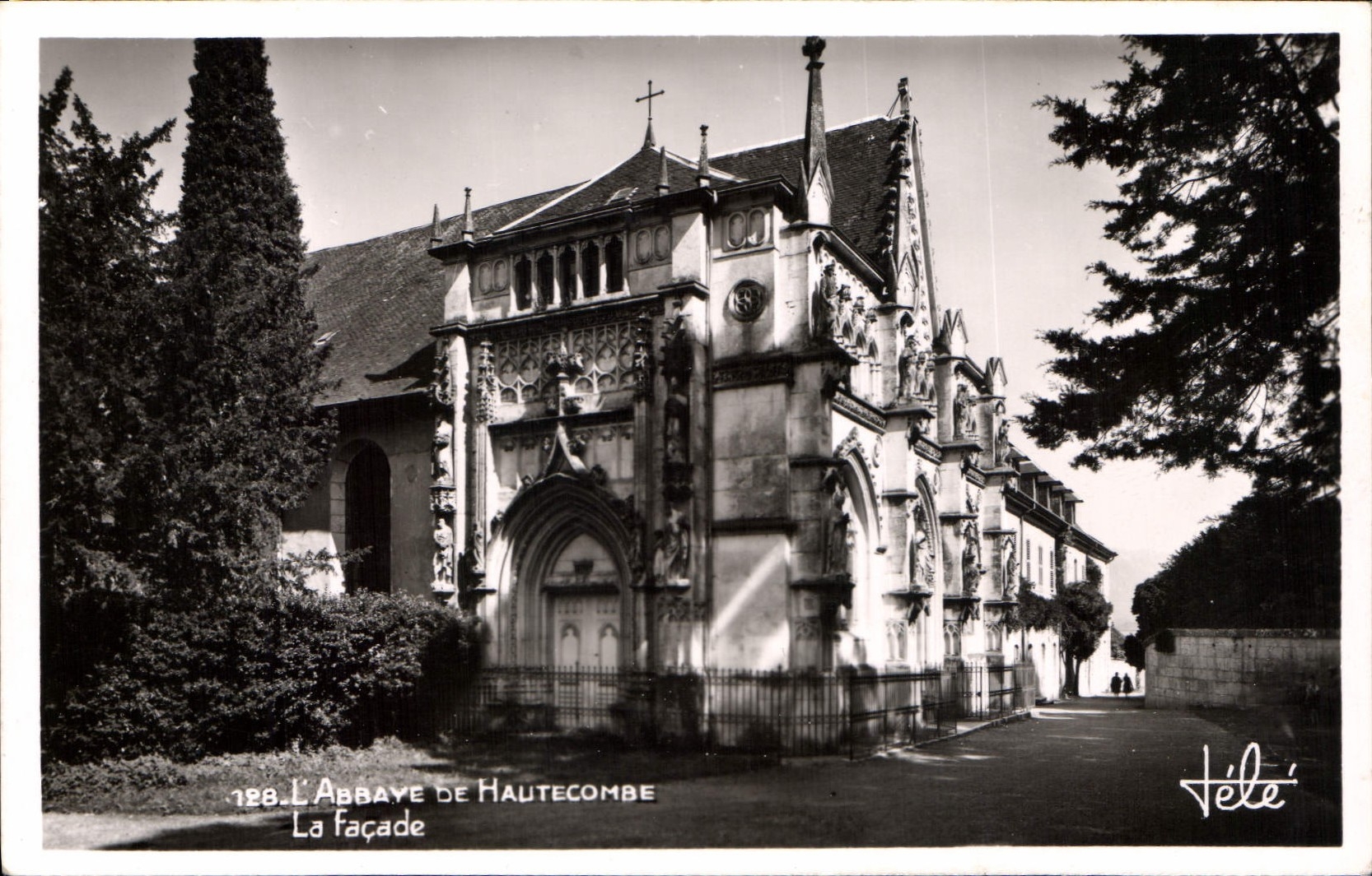 CPA L'Abbaye d'Hautecombe La Facade 