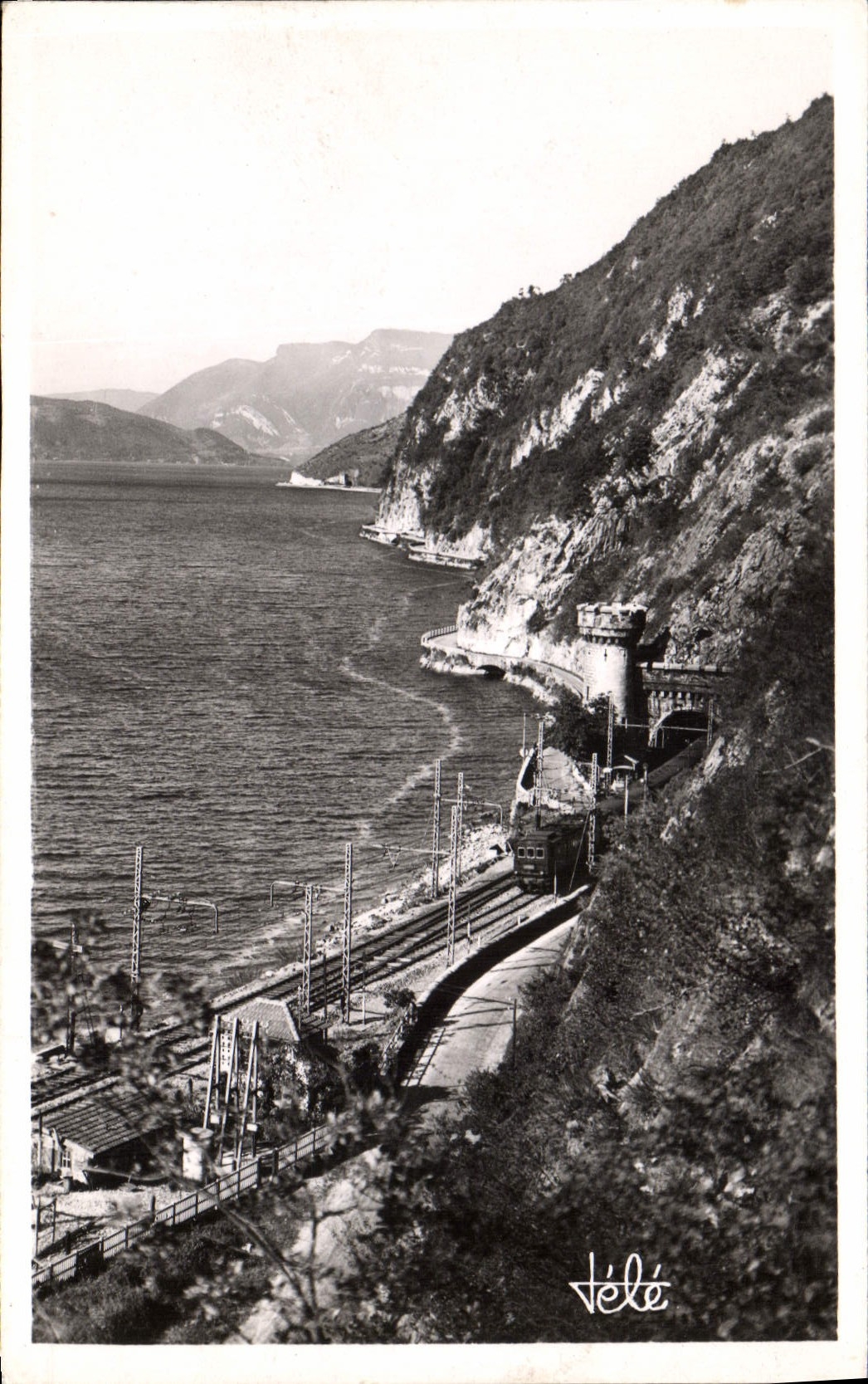 CPA Lac du Bourget Route de la Corniche Les Tunnels Train