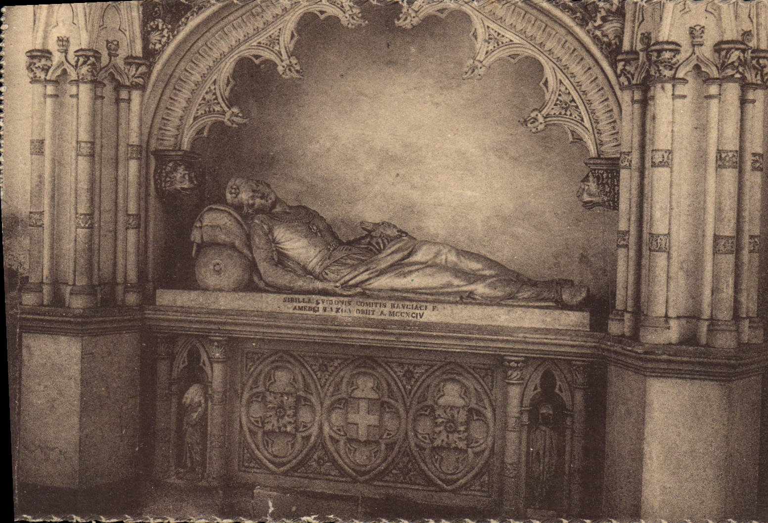 CPA Abbaye d'Hautecombe Cenotaphe de Sybille de Bauge 