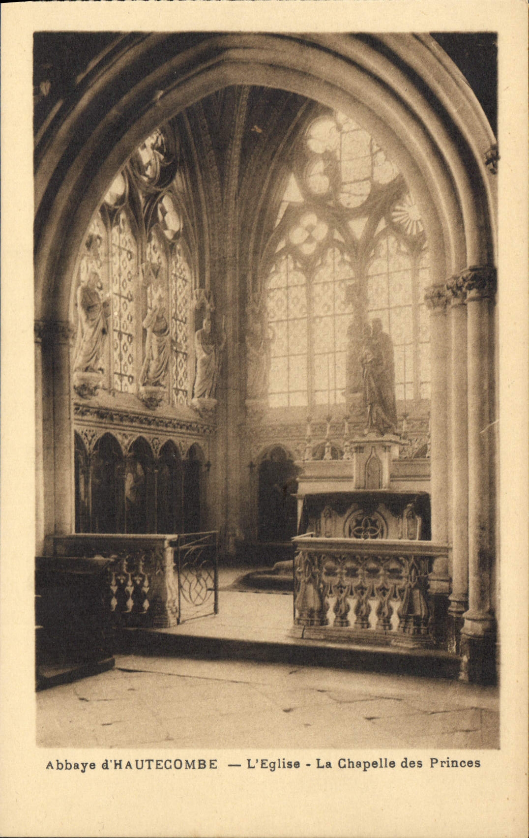 CPA Abbaye d'Hautecombe L'Eglise La Chapelle des Princes 