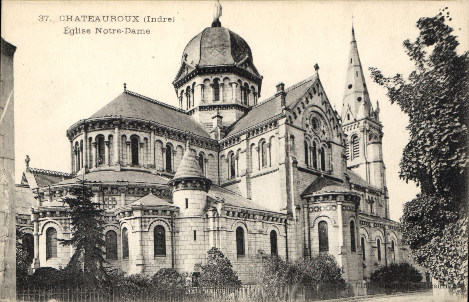 CPA Chateauroux Indre Eglise Notre Dame 