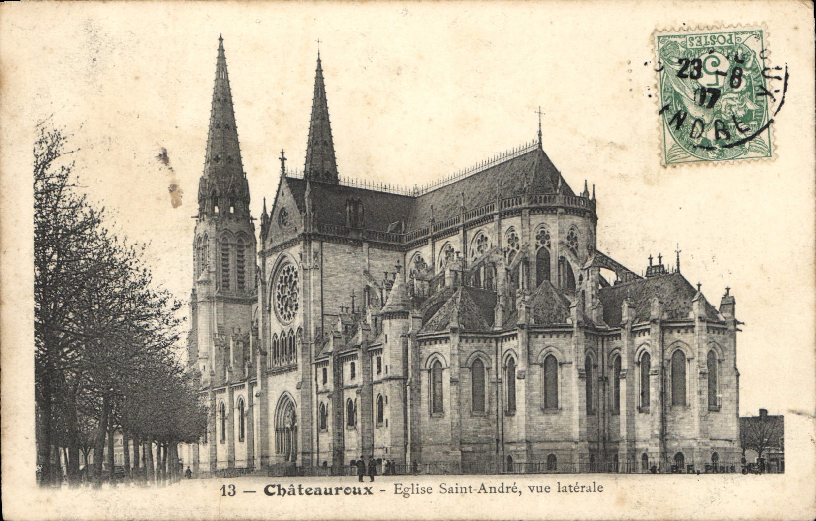CPA Chateauroux Eglise Saint Andre vue laterale 
