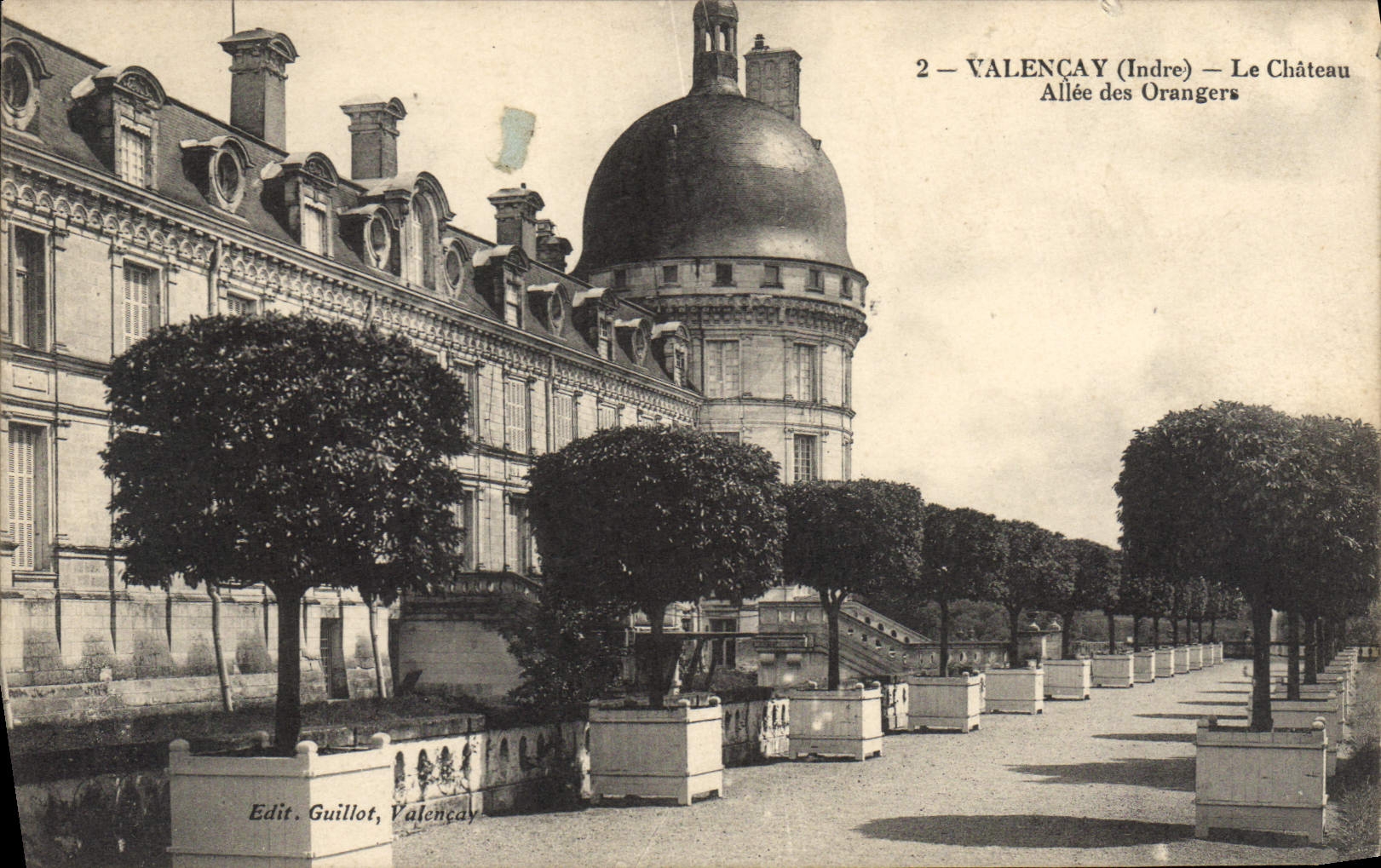 CPA Valencay Indre Le Chateau Allee des Orangers