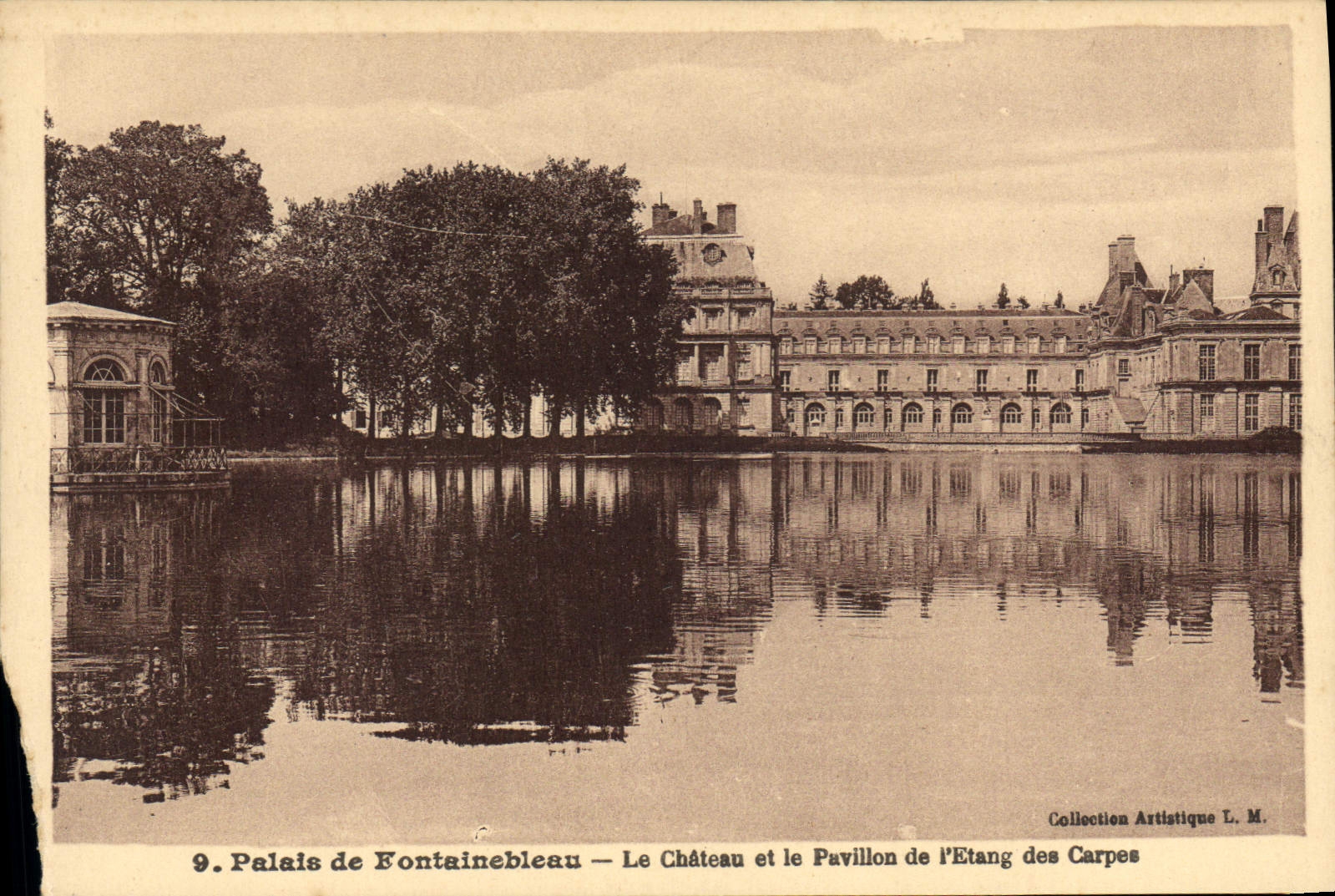 CPA Palais de Fontainebleau Le Chateau et le Pavillon de l'Etang des Carpes
