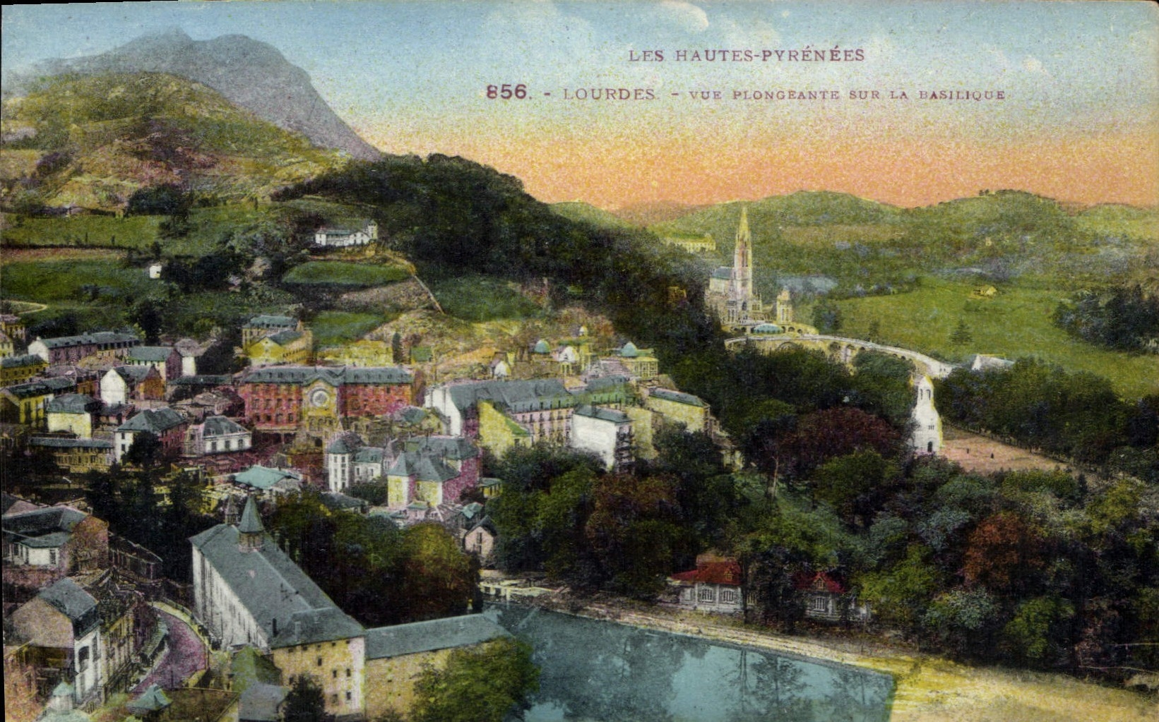 CPA Lourdes Vue Plongeante sur la Basilique 