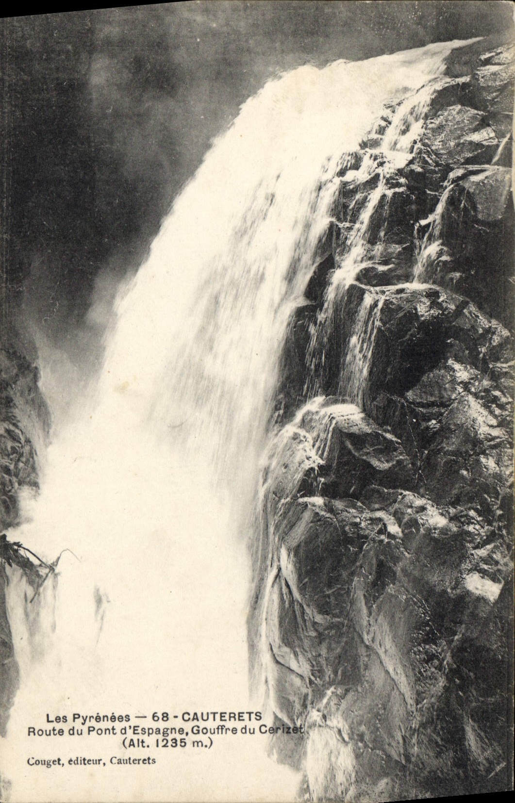 CPA Cauterets Route du Pont d'Espagne Gouffre du Cerizet