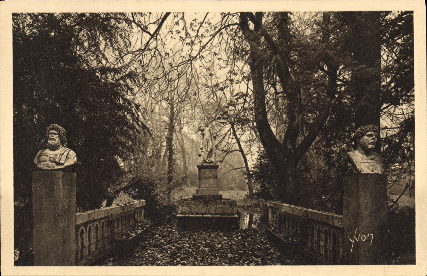 CPA Palais de Fontainebleau Jardin Anglais Fontaine Belleau