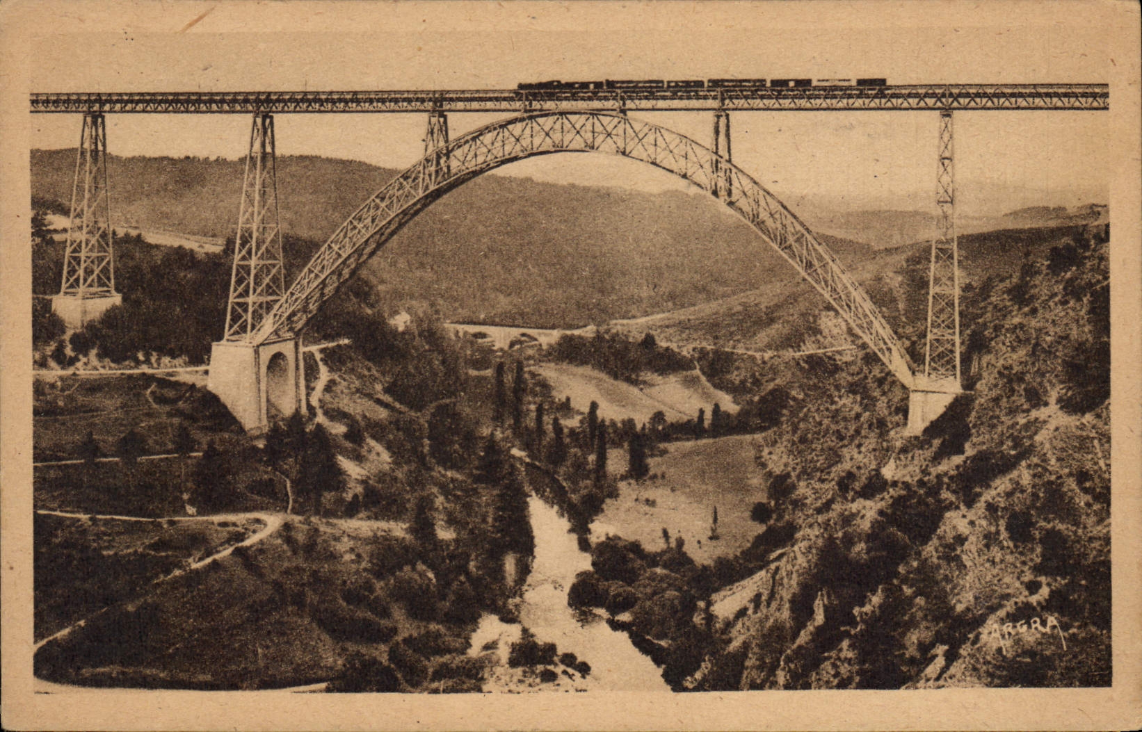 CPA Garabit Cantal Viaduc et Vallee de la Truyere 